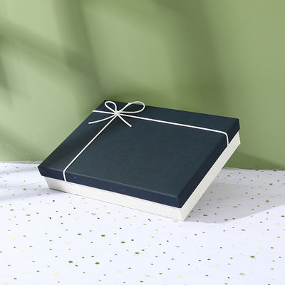 Encomenda personalizada aceita Cobertura de luxo e caixa base para embalagem de presente de roupa de camisetas
