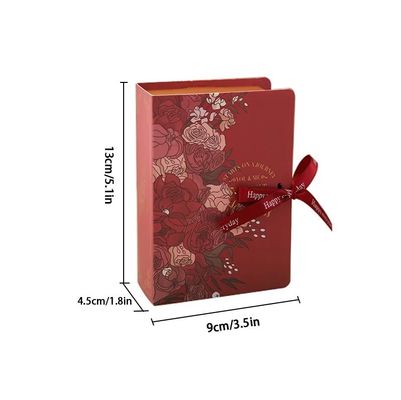 Casas de casamento personalizadas como caixas de chocolate e rosas quadradas