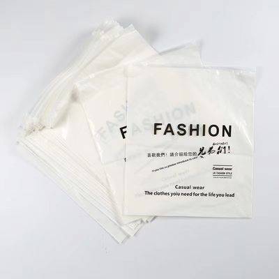 Impressão de sacos de plástico mate para embalagens de roupas personalizadas e ecológicas