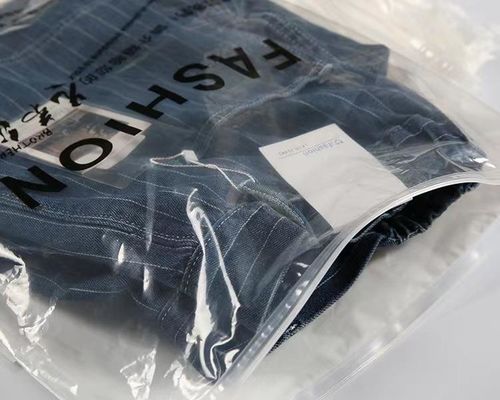 Impressão de sacos de plástico mate para embalagens de roupas personalizadas e ecológicas