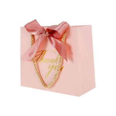 Caixas rígidas Logotipo personalizado Embalagens de vestuário Bolsas de papel de luxo com alças