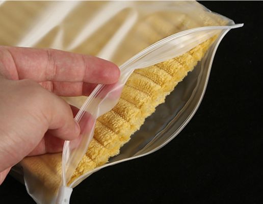 LDPE CPE/EVA/PVC Eco-friendly Zip Lock Clothing Plastic Zipper Bag com Furo de Ventilação